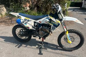 Husqvarna 250 4 T Cross
