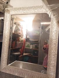 specchio con cornice 