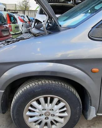 CHRYSLER VOYAGER 2005 - PARAFANGO SINISTRO