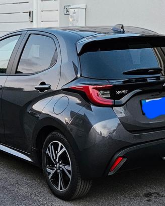 Toyota Yaris 1.5 Hybrid Trend come nuova
