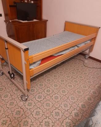 Letto ospedaliero motorizzato + materasso
