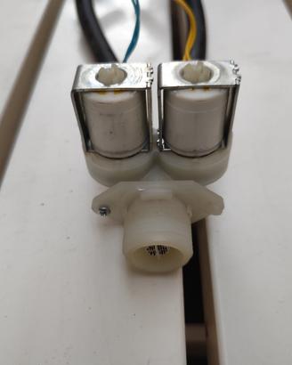 Elettrovalvola lavatrice Beko uwtv8733xco