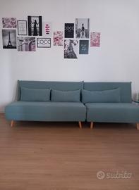 Un divano ad un posto e un divano a due posti 
