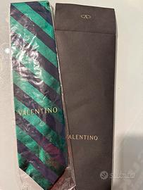 Cravatta valentino nuova originale