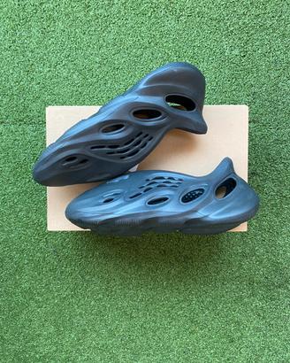 Yeezy foam runner onyx nere - 44,5 EU