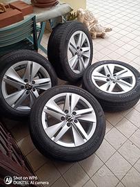 Cerchi da 16 pollici WV Originali Gomme KUMO NUOVE