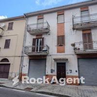 APPARTAMENTO PIANO PRIMO CON BALCONI