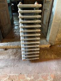 Radiatore antico in ghisa