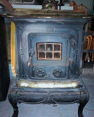 STUFA A LEGNA IN GHISA PARLOR