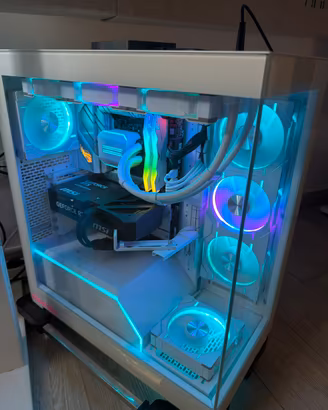 PC Gaming Ryzen 7 7800X3D + RTX 5070 + 32GB DDR5