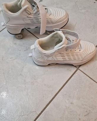 scarpa con rotelle taglia 40