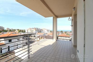 3 LOCALI A ROSETO DEGLI ABRUZZI