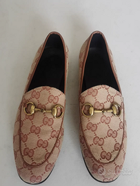 Mocassini classici da donna con fibbia classica Gu