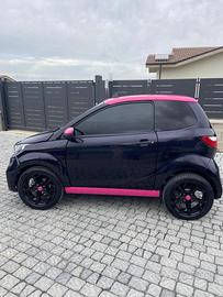 Aixam city sport nera e fucsia