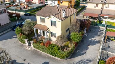 VILLA SINGOLA A BORGO VIRGILIO