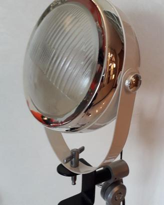 Lampada  design    da terra  anni '90   , composta