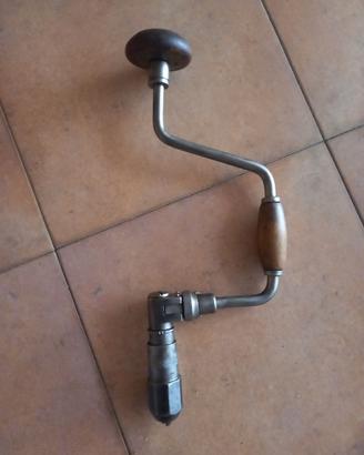 Trapano a mano antico