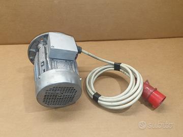 Motore elettrico trifase