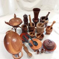 Vasi, ciotole, mortaio e pestelli in legno