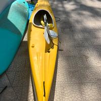 Kayak in vetroresina monoposto