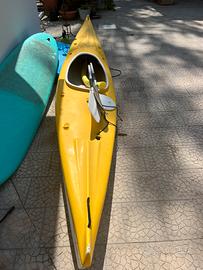 Kayak in vetroresina monoposto