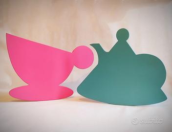 Sagome da muro in legno teiera azzurra tazza rosa