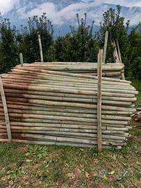 pali ,travi rotondi per piante in legno trattati