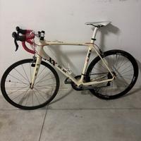 Bici da corsa Taylormade in carbonio