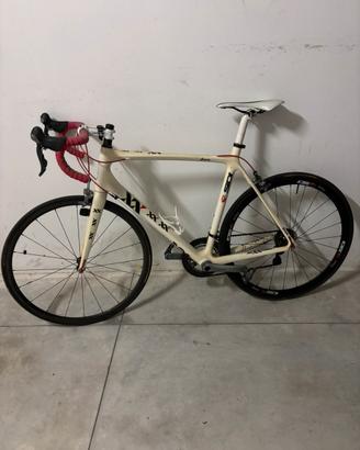 Bici da corsa Taylormade in carbonio