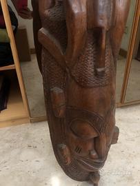 Maschera tribale africana in legno