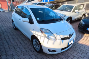 Toyota Yaris 1.3 5 porte Sol 4 CILINDRI 2011