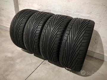 4 GOMME 245/40 R17 Uniroyal RAINSPORT