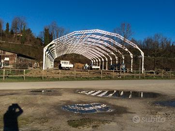 Maneggio coperto tensostruttura