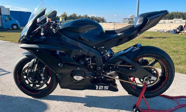 Yamaha YZF R6 - 2008 pista