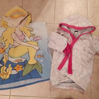 accappatoio e poncho 3€ ciascuno 