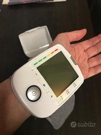 Misuratore di pressione da polso