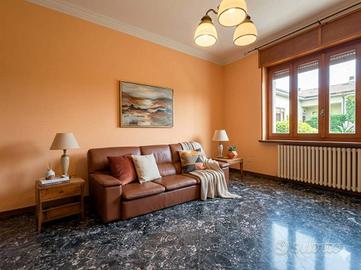 Appartamento di 139 m² con 4 locali e box auto a A