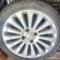 Cerchi in lega (4) e 3 gomme al 90% (Estive)