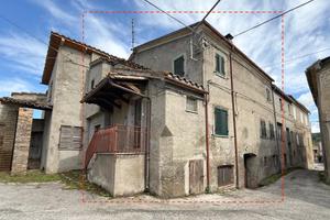 Casa indipendente + Terreni agricoli e boschivi