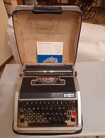 Macchina  da scrivere Olivetti DL 