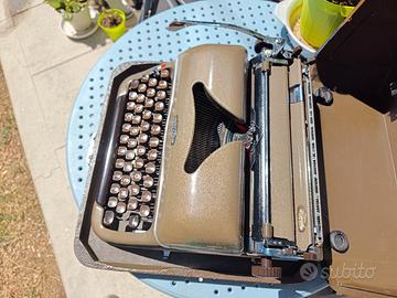 Macchina da Scrivere Vintage Triumph Norm 