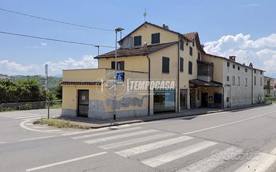 LOCALE COMMERCIALE CON TRE VETRINE!