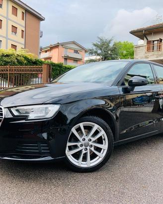 Audi A3 SPB 1.6 TDI 116 CV S tronic Design
