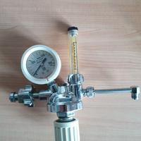 Riduttore di pressione per ossigeno e flussometro