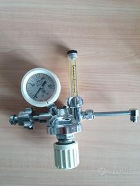 Riduttore di pressione per ossigeno e flussometro
