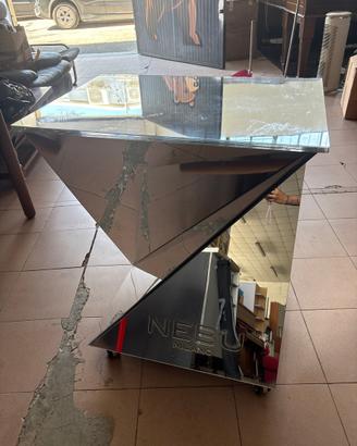 Espositore tavolino geometrico a specchio NEBU
