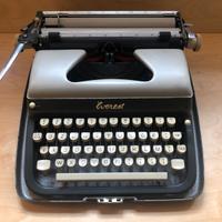 Macchina da scrivere Everest