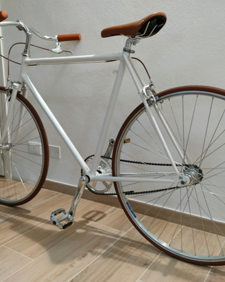 Bicicletta scatto fisso