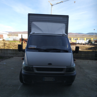 Furgone Ford transit passo lungo