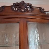 Vetrina libreria più lampadario 